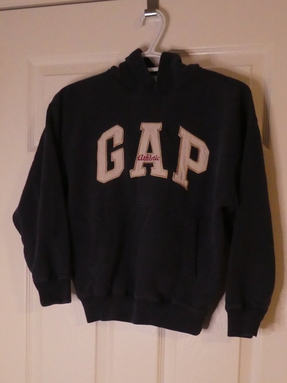 Vintage GAP ATHLETIC CLASSIC Navy Blue Spellout Sweatshirt Hoodie - Size Medium